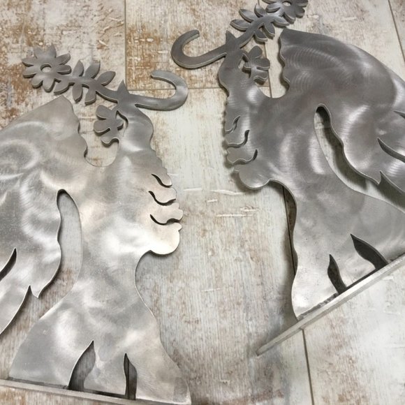 Vintage "Angel with Flower" Plant Hanger (1) - Picture 8 of 14